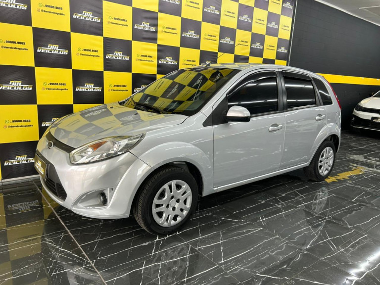 Compre já Ford Fiesta 1.6 16V Flex Mec. 5p 1.6 - DM Veículos em Guaíba - RS