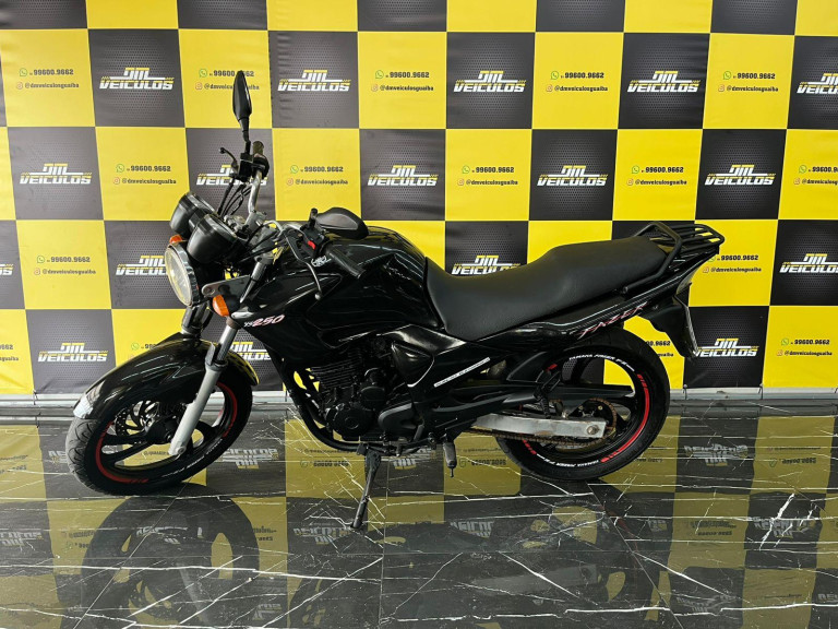 Compre já Yamaha VX 700 YS250 - DM Veículos em Guaíba - RS